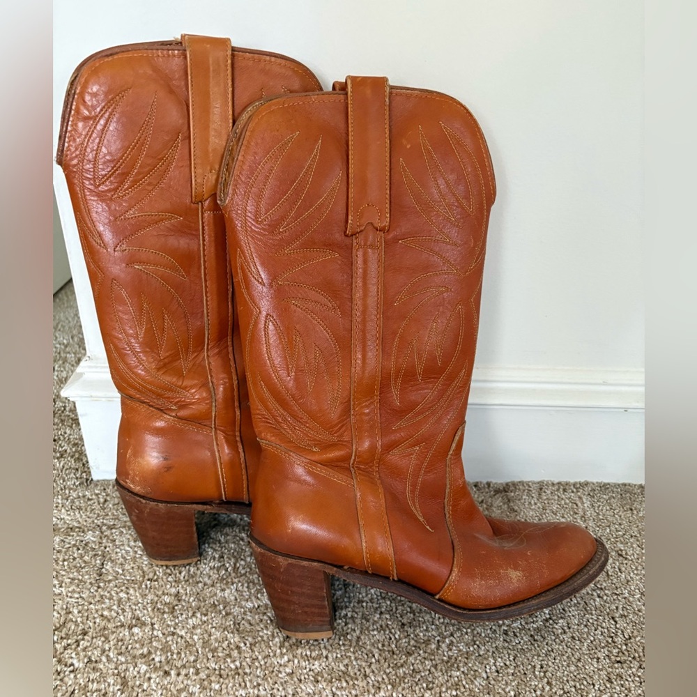 Miss Capezio vintage Tan Heeled Boots Western Style cowboy